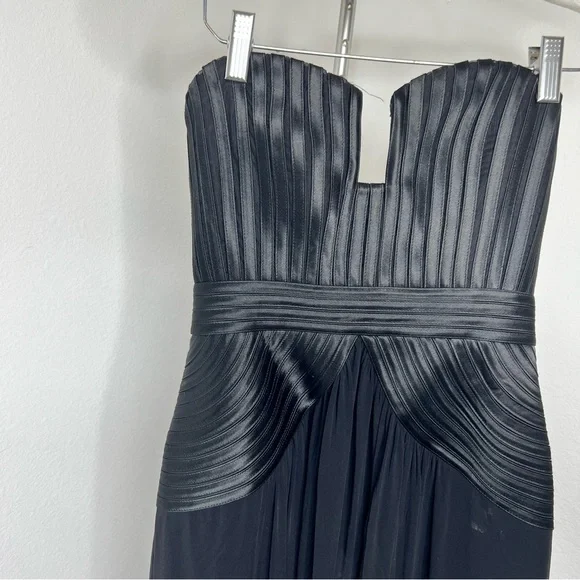🔹 BCBGMaxAzaria Strapless Dress - Picture 3 of 4